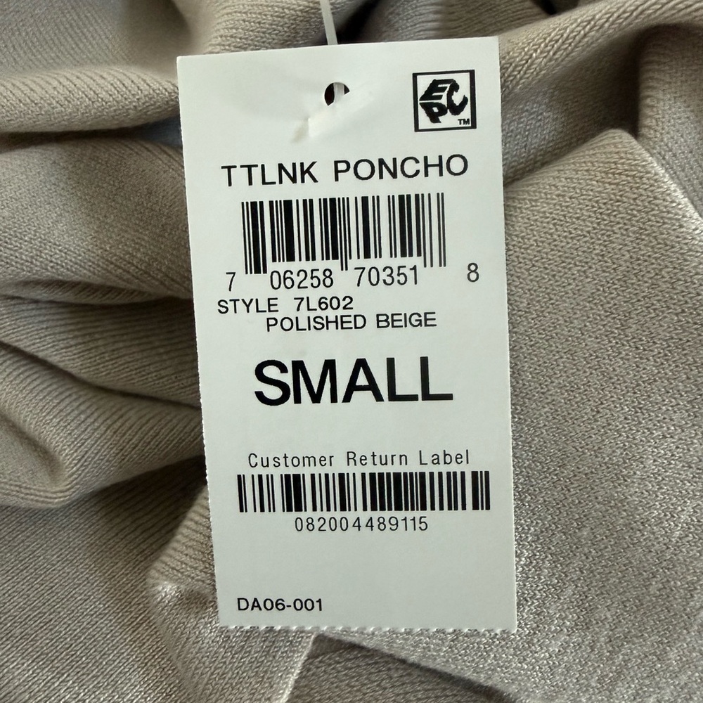 NWT Alfani Women’s Elegant Cream Beige Poncho Turtleneck Sweater! Small! NEW! - Picture 7 of 8